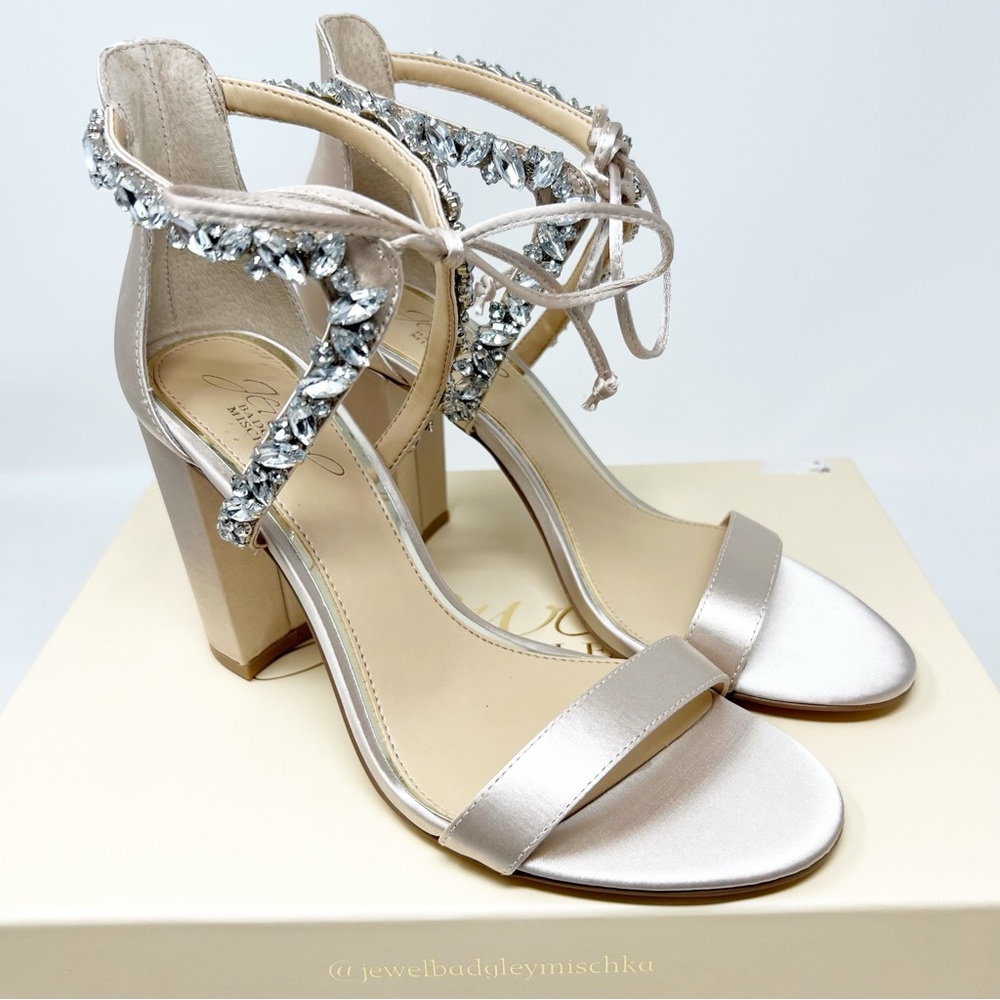 JEWEL BADGLEY MISCHKA THAMAR CHAMPAGNE SATIN RHINESTONE HEELS SANDALS SZ 6.5 NEW